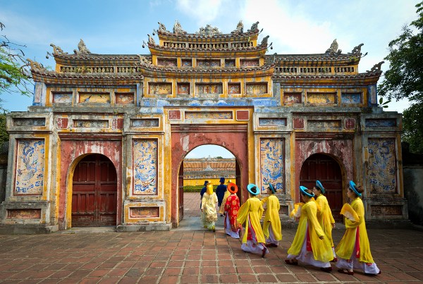 puerta de ngo mon ciudadela imperial de hue vietnam