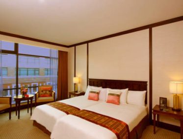 Iyara Lake Hotel & Resort