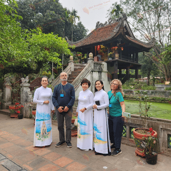 Visitas de ciudad de mil años de Hanoi