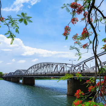 Bahía de Halong – Hanoi – Hue 