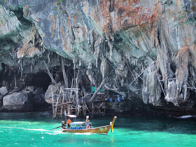 cueva vikinga koh phi phi tailandia