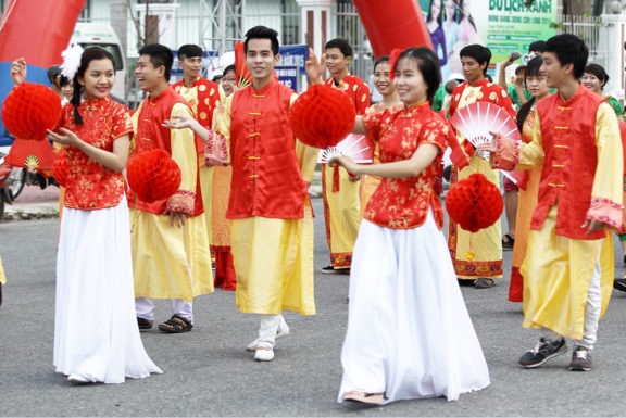 Trajes-tradicional-de-grupo-etnico-Hoa-en-Vietnam