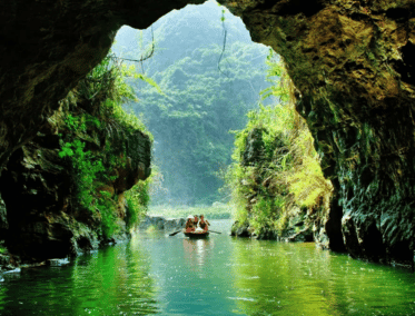 Navegando entre Montañas de Tam Coc