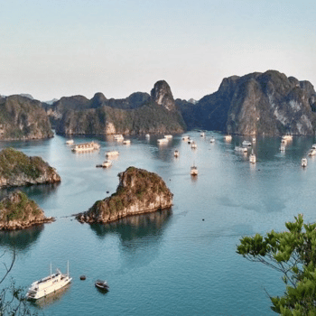 Aventura en la Majestuosa Bahía de Halong