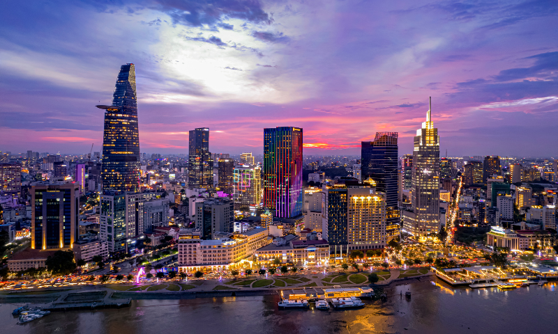 Escena del atardecer en la ciudad de Ho Chi Minh