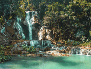 Sinfonía Acuática en Cascadas de Kuang Si